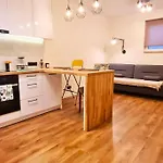 아파트 Modern 2 Bedroom Apartment/kazimierz/paulinska St. 크라쿠프
