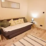 아파트 Modern 2 Bedroom Apartment/kazimierz/paulinska St.